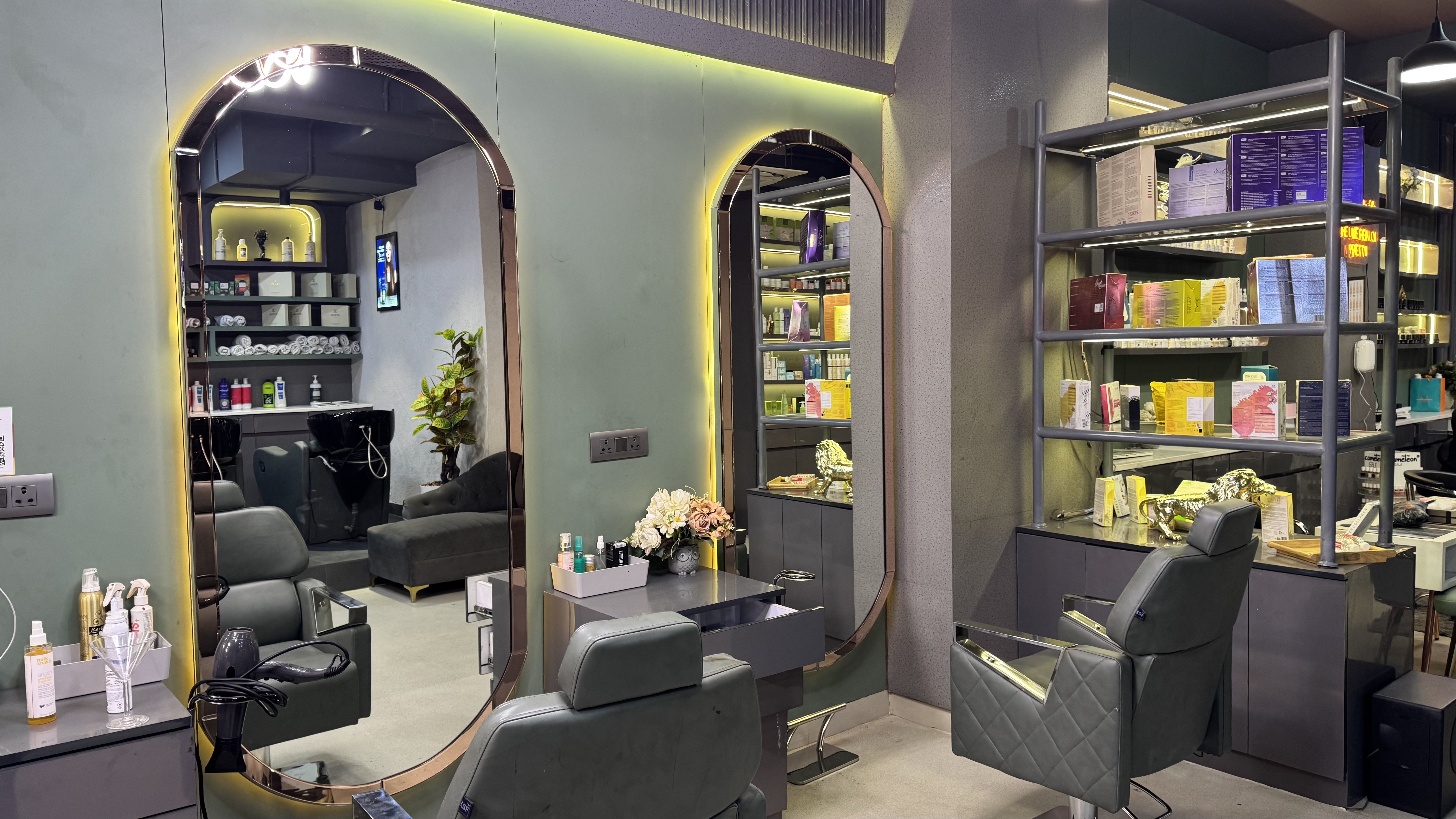Salon Space