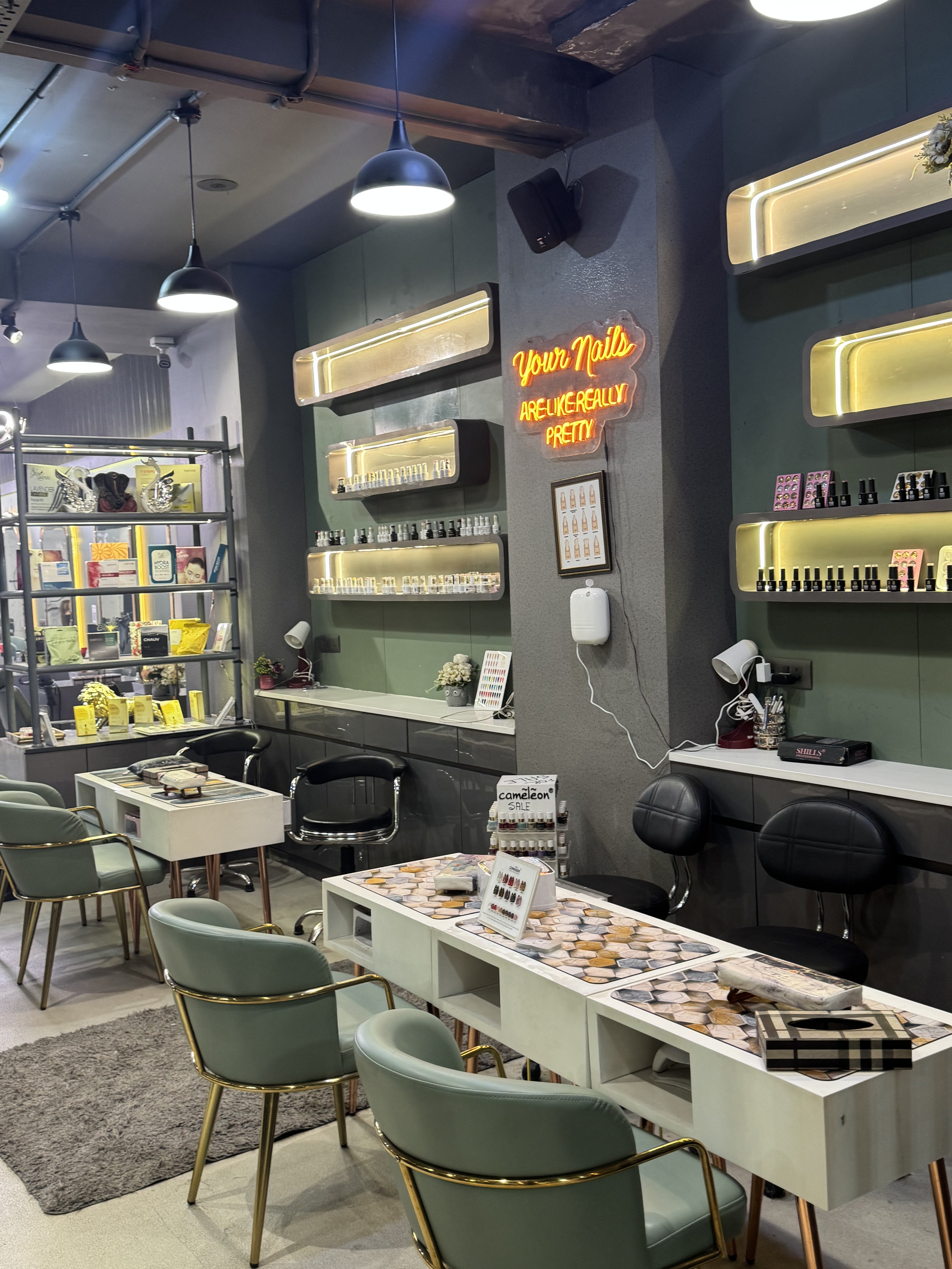 Manicure & Pedicure